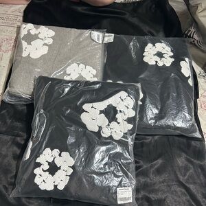 Floral Print Sweaters in Black and Gray